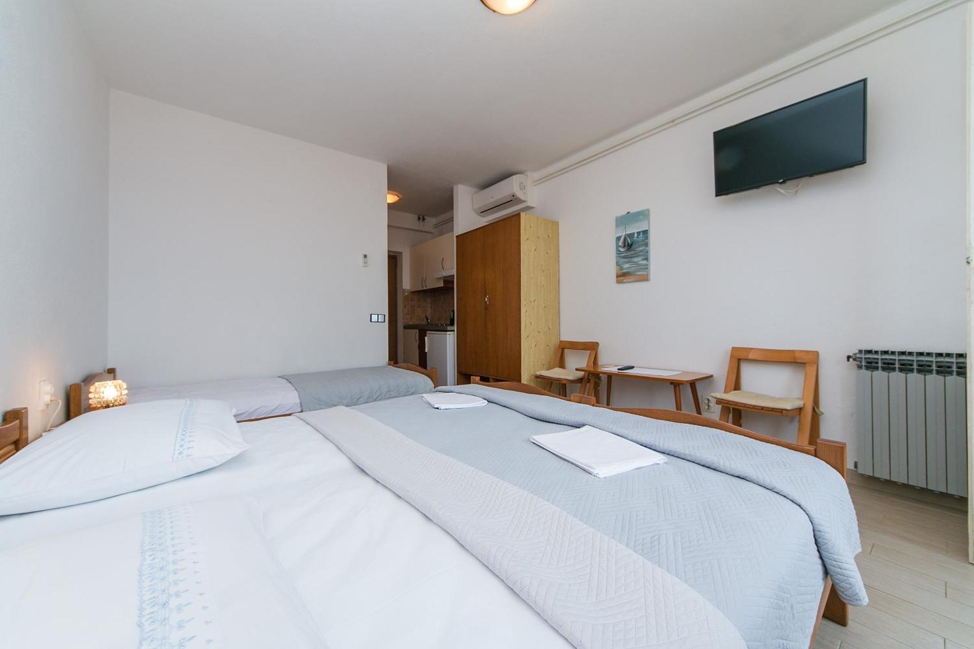 Apartments And Rooms By The Sea Brela, Makarska - 2752 部屋 写真