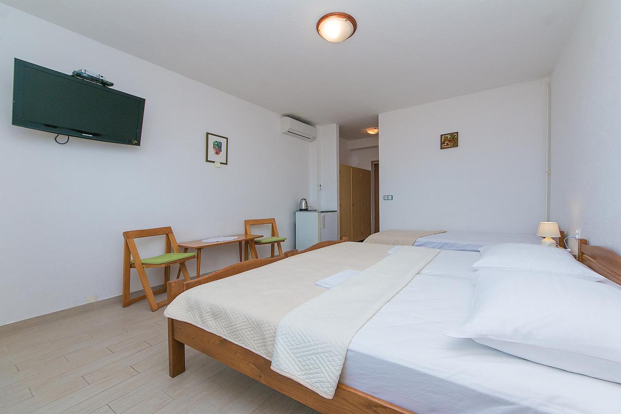 Apartments And Rooms By The Sea Brela, Makarska - 2752 部屋 写真