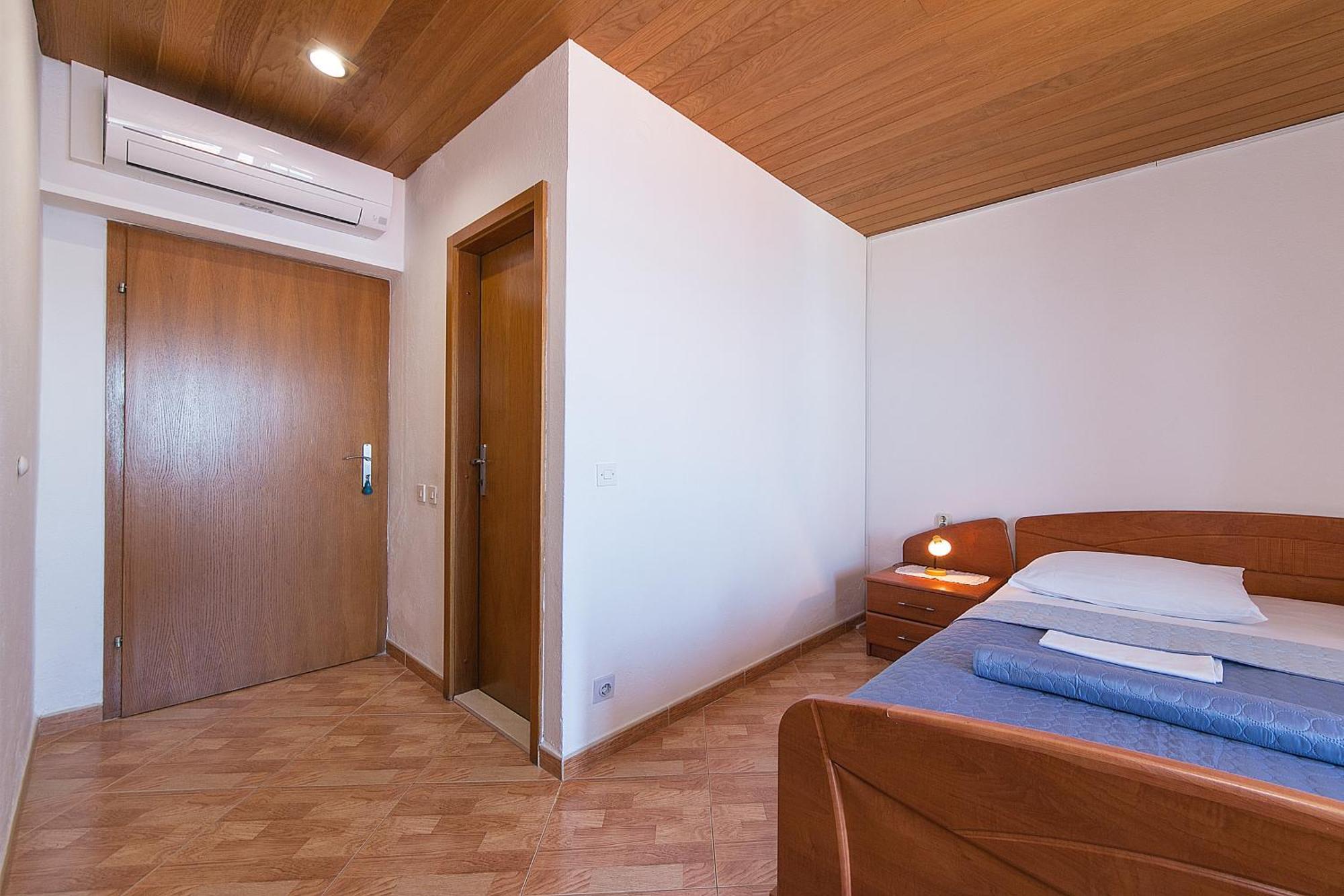 Apartments And Rooms By The Sea Brela, Makarska - 2752 部屋 写真