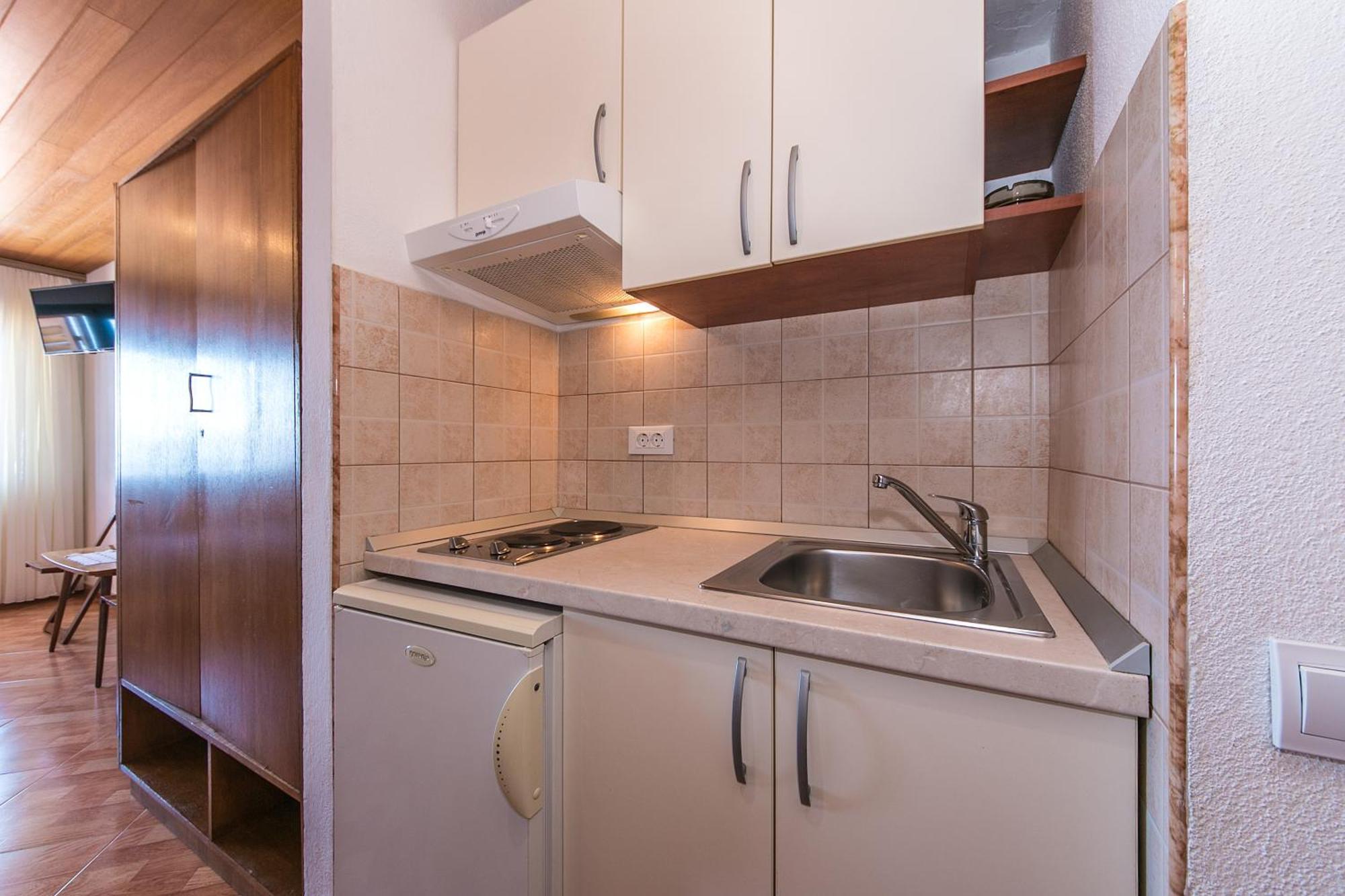 Apartments And Rooms By The Sea Brela, Makarska - 2752 エクステリア 写真