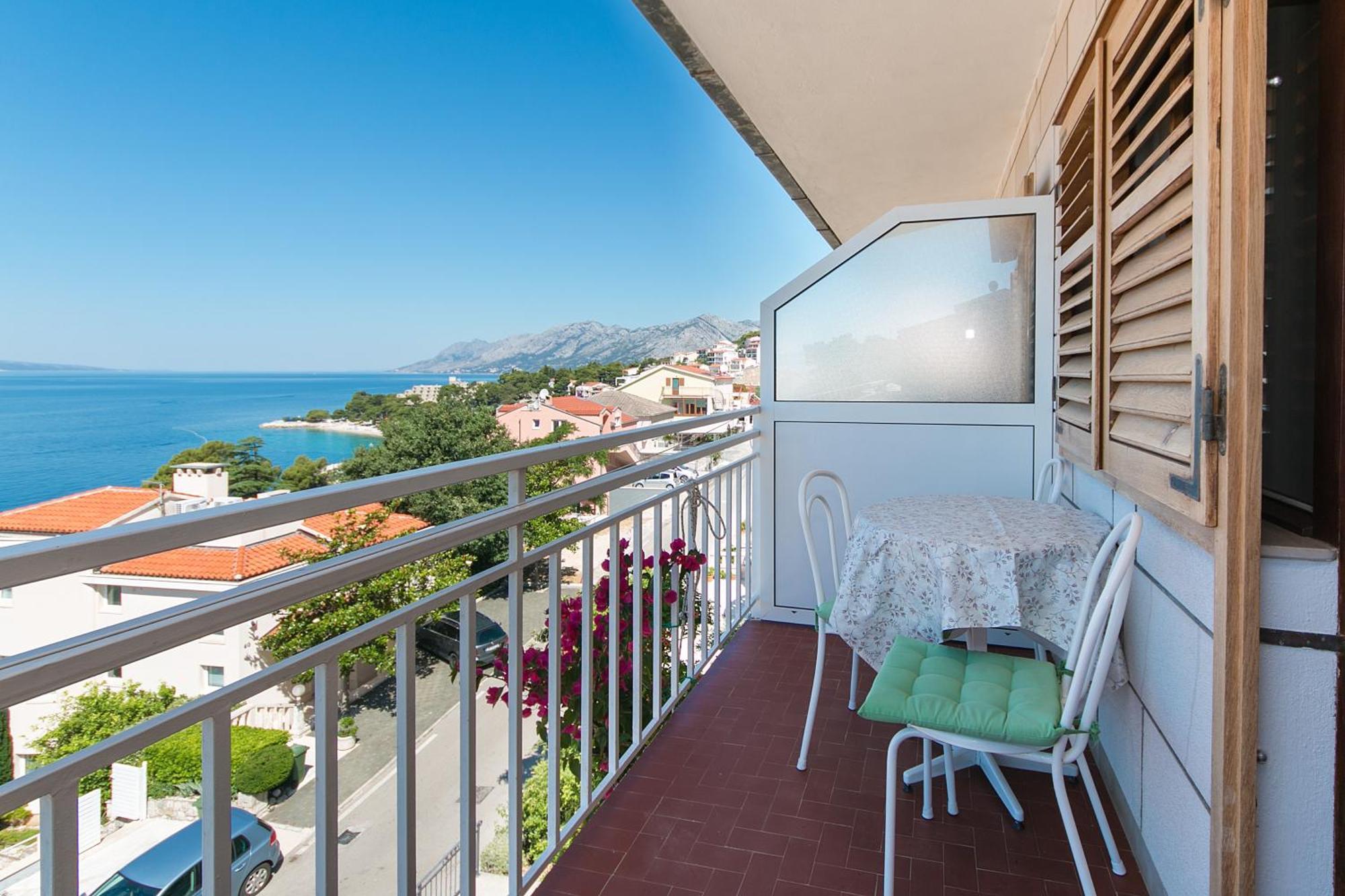 Apartments And Rooms By The Sea Brela, Makarska - 2752 エクステリア 写真