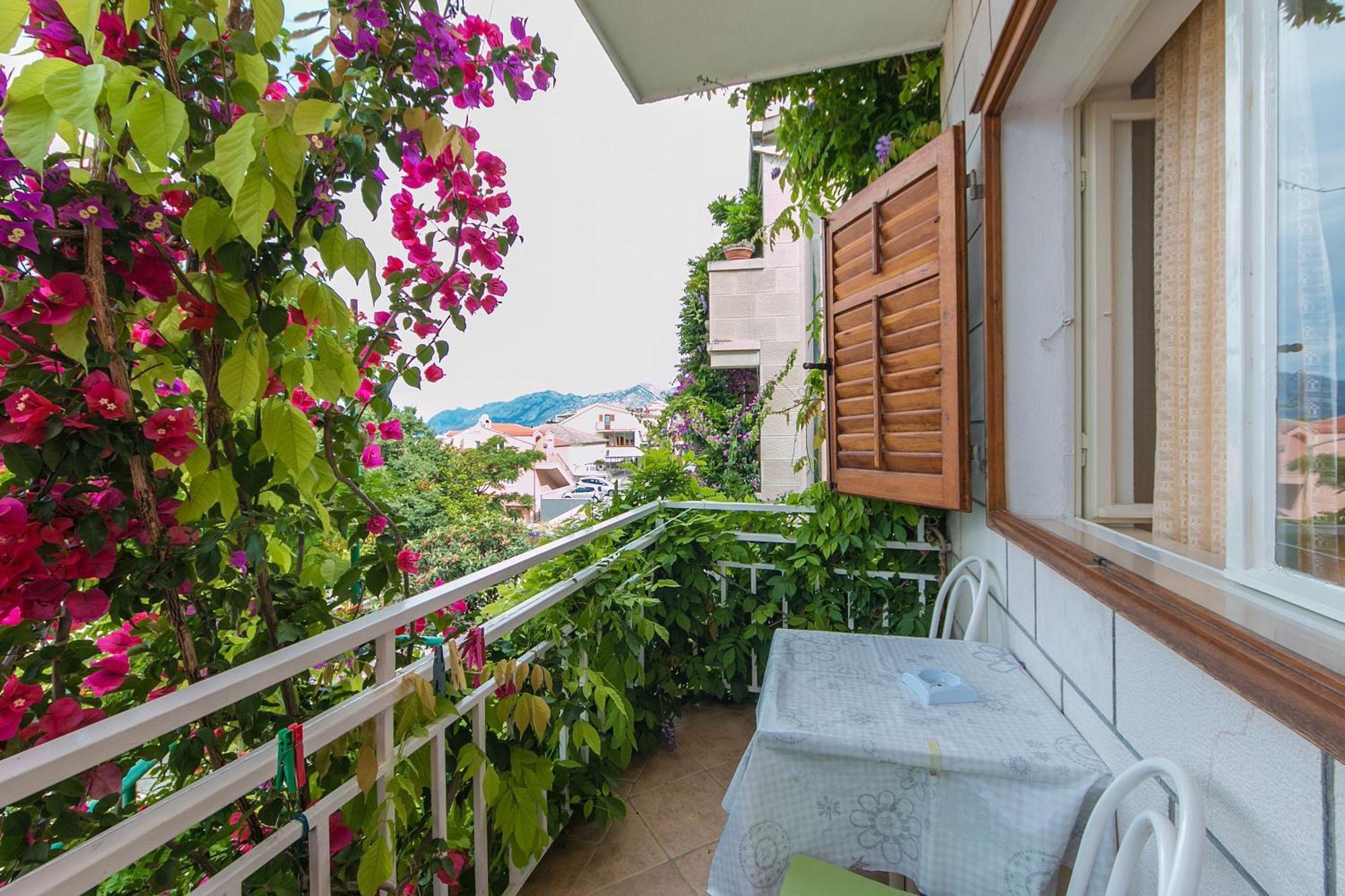 Apartments And Rooms By The Sea Brela, Makarska - 2752 エクステリア 写真