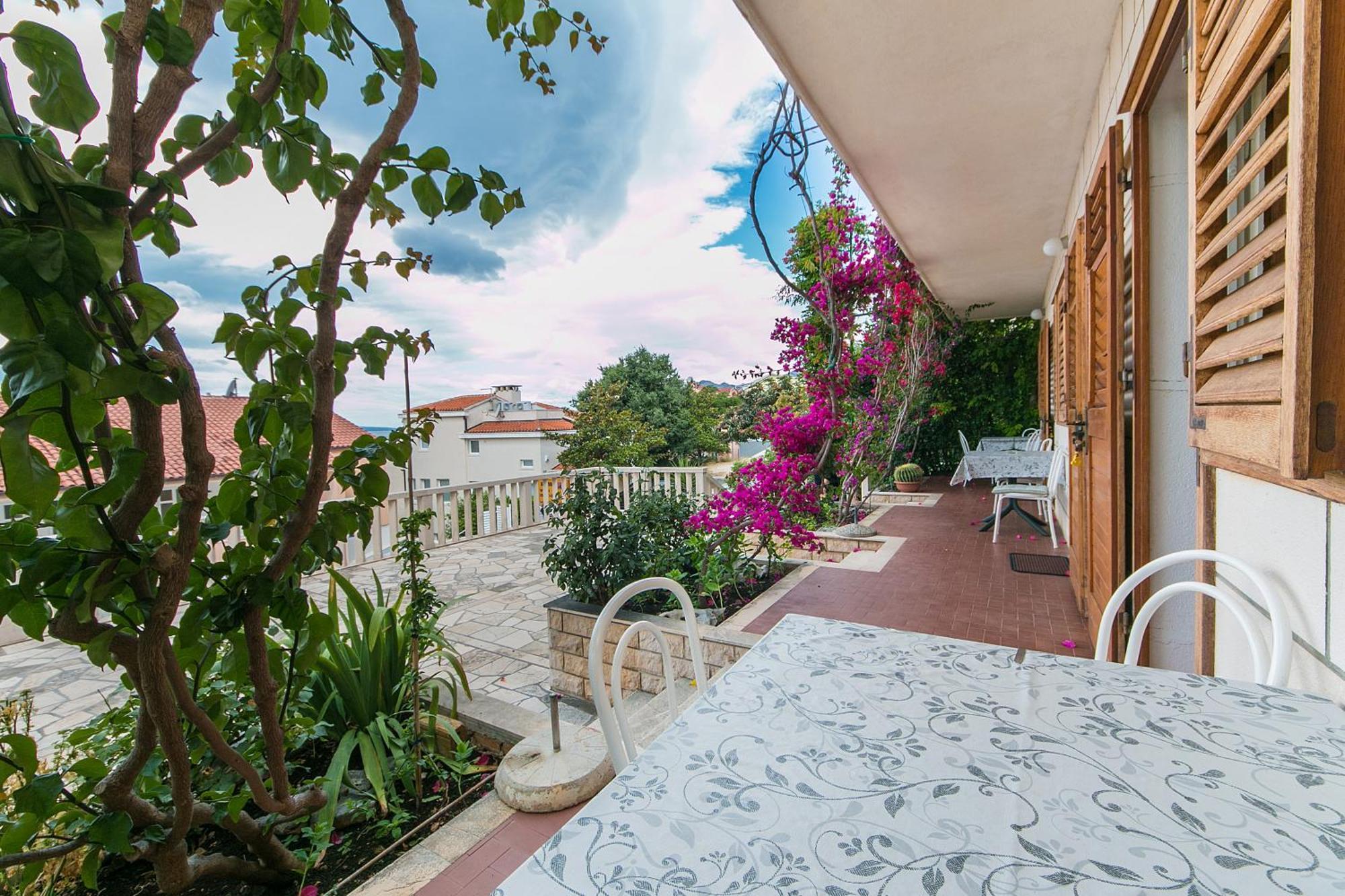 Apartments And Rooms By The Sea Brela, Makarska - 2752 エクステリア 写真