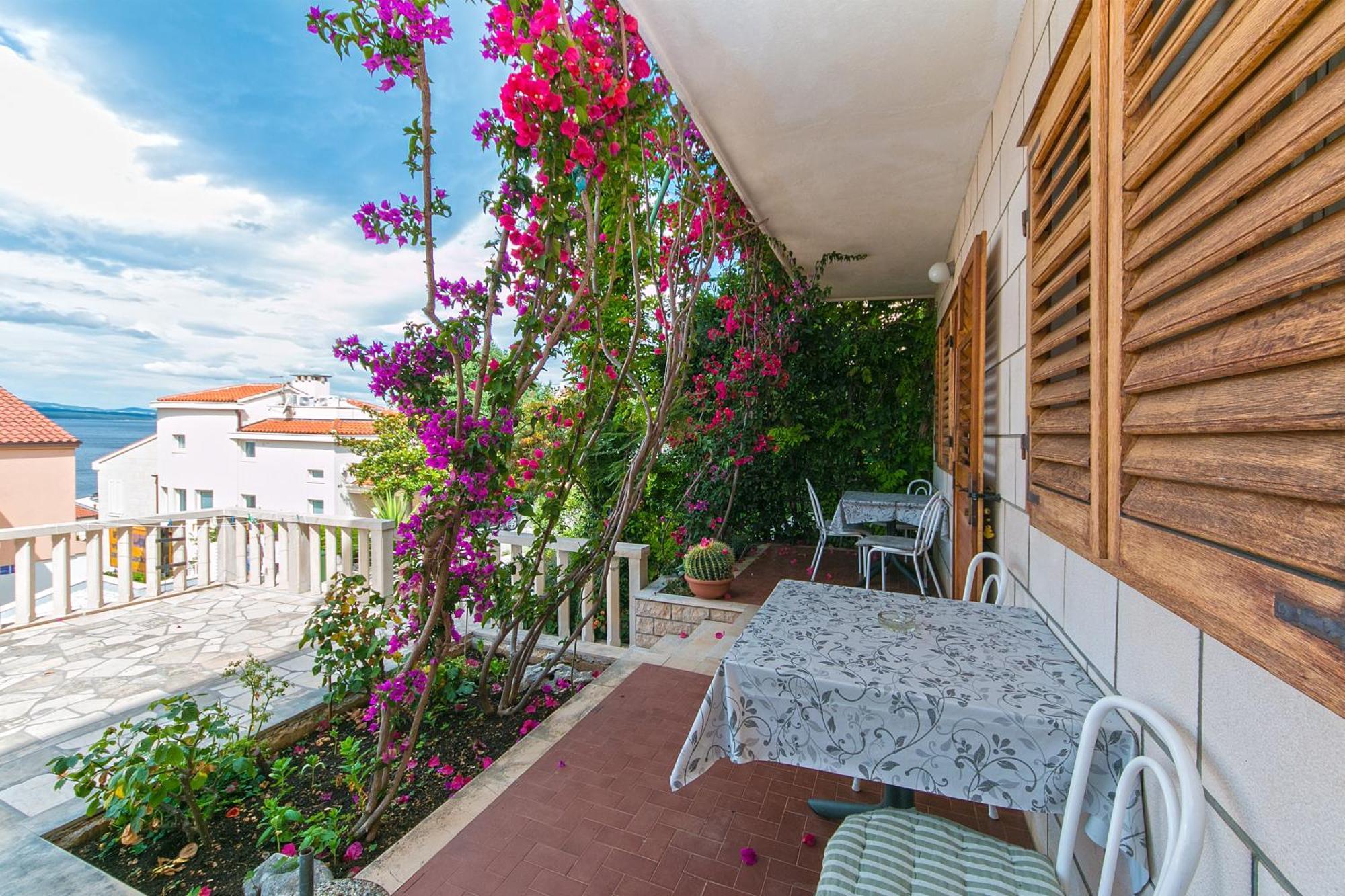 Apartments And Rooms By The Sea Brela, Makarska - 2752 エクステリア 写真