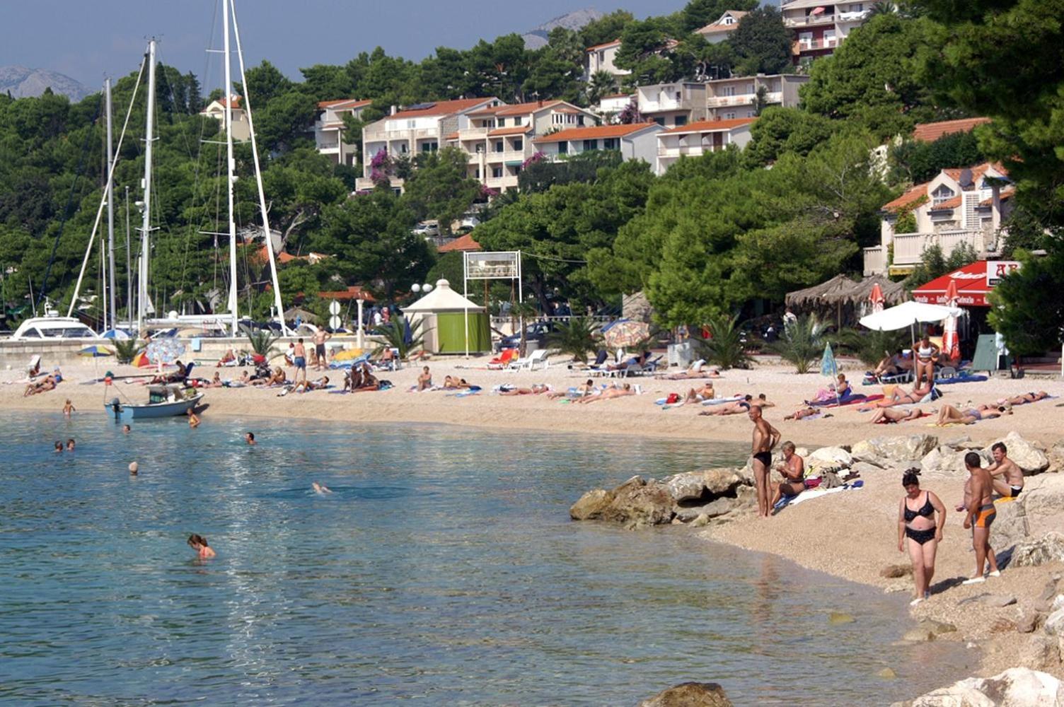 Apartments And Rooms By The Sea Brela, Makarska - 2752 エクステリア 写真