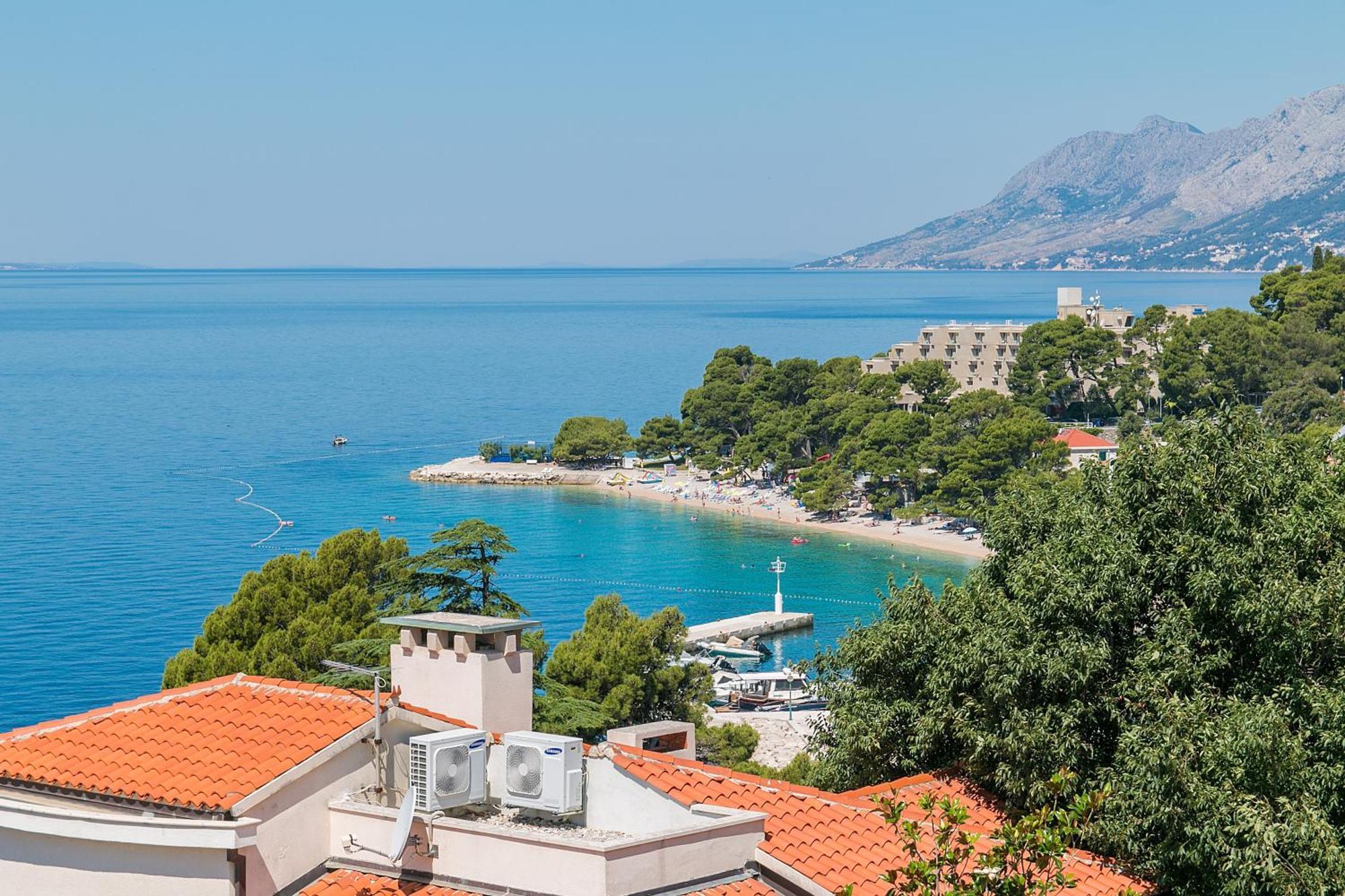 Apartments And Rooms By The Sea Brela, Makarska - 2752 エクステリア 写真