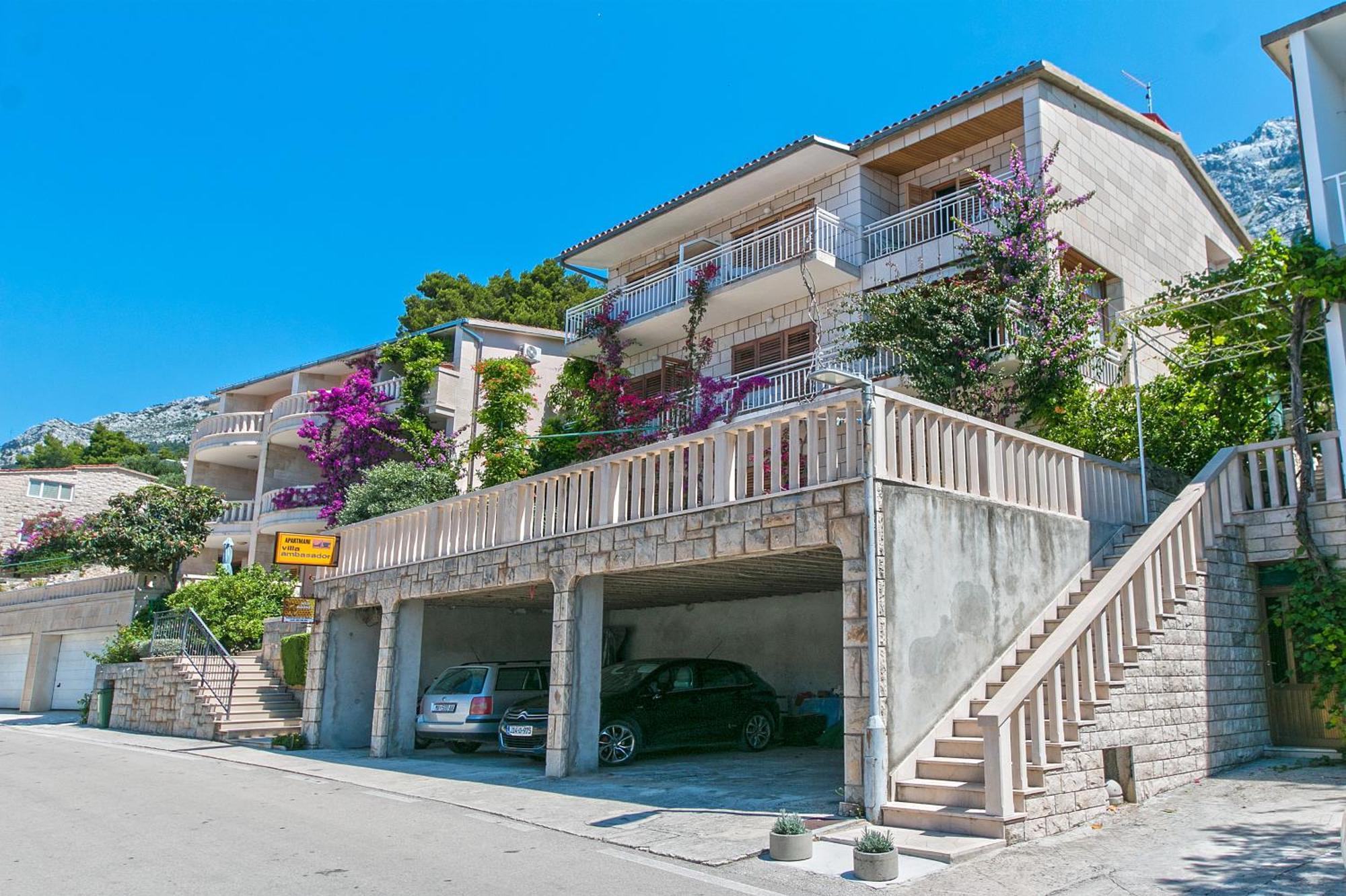 Apartments And Rooms By The Sea Brela, Makarska - 2752 エクステリア 写真
